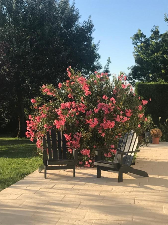 Logis De Pierre Levee Bed & Breakfast Bessines Exterior foto